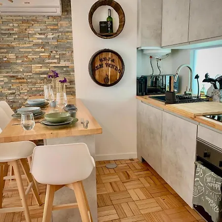 Cave-styled Duplex Apartamento Oporto